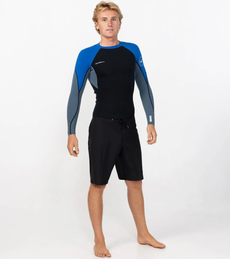 O'Neill Reactor 1.5mm Long Sleeve Wetsuit Vest in black, blue and grey on model from the front