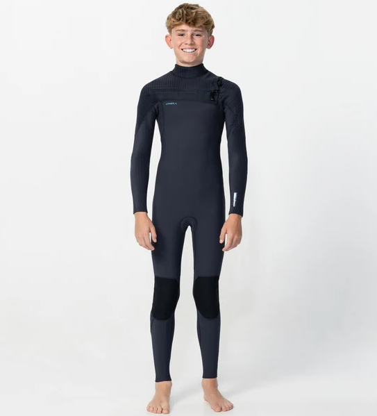 O'Neill Youth Hyperfreak 3/2+ Chest Zip Wetsuit in gunmetal and black on model from the front