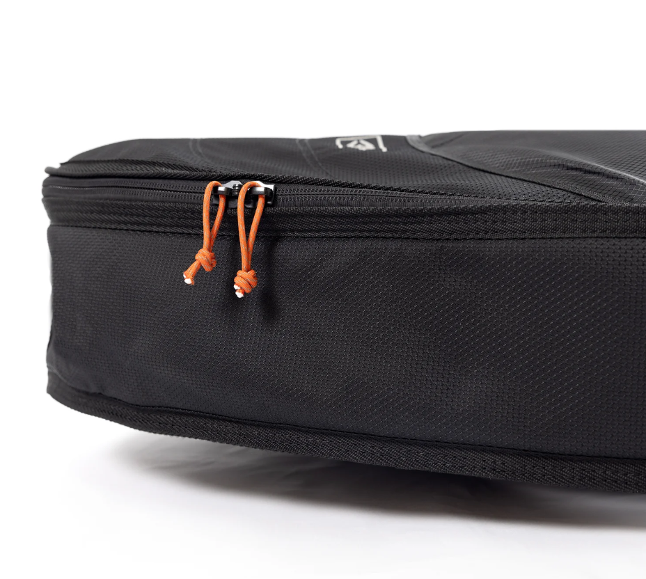 Ocean and Earth Hypa 6'4 2 Surfboard/FIsh Travel Cover in black showing zip