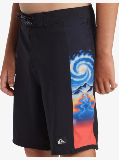 Quiksilver Surfsilk Arch Boys 17" Boardshorts in black from side