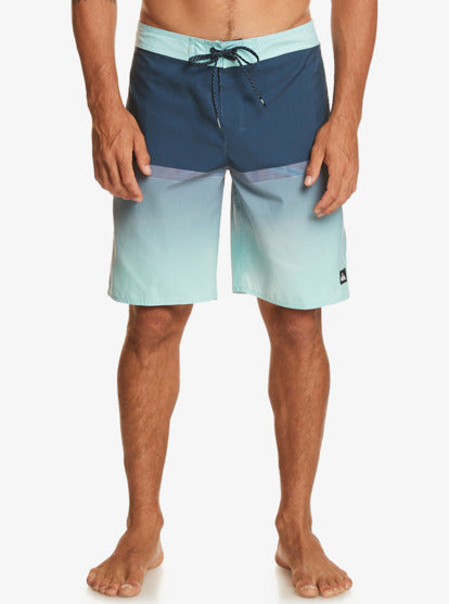 Quiksilver Everyday Division 20" Boardshorts in naval academy colourway