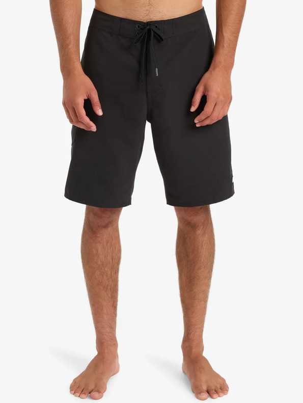 Quiksilver Everyday Solid 20" Boardshorts in black from front