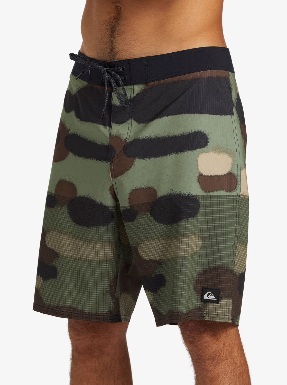 Quiksilver Highline Straight 19" Boardshorts in camo from front close