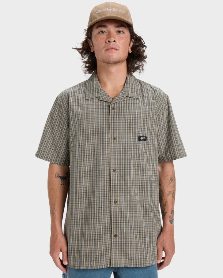 Quiksilver Liquid Metal Short Sleeve Shirt  in elmwood colourway on model from front