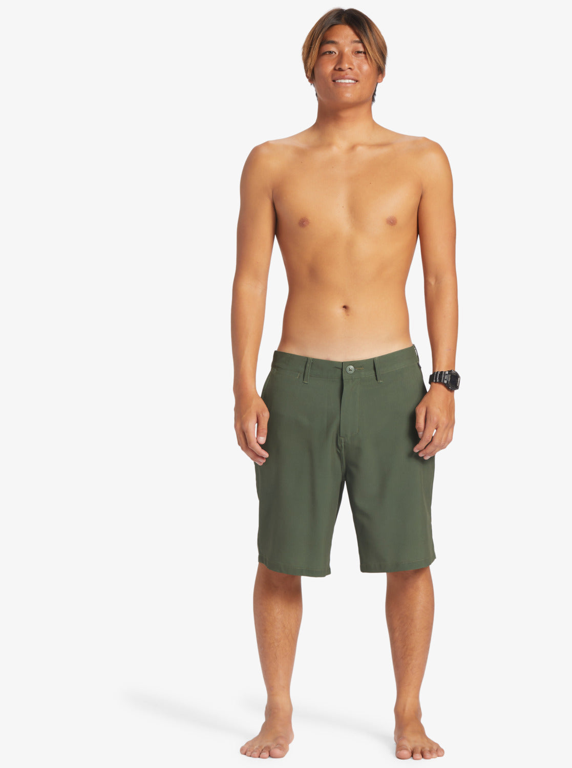 Quiksilver Ocean Union Amphibian 20" Shorts in climbing ivy colourway on model from front