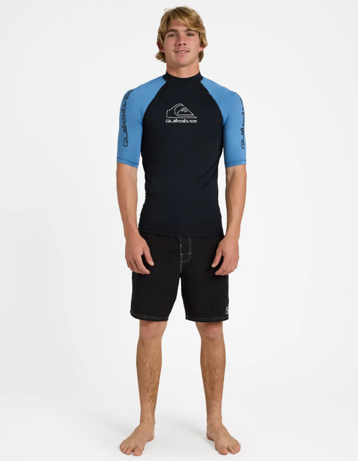 Quiksilver On Tour Short Sleeve Mens Rashie in quiet harbour colourway on model from front