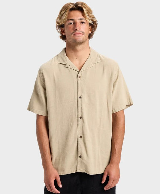 Quiksilver Sunrise Short Sleeve Shirt in cornstalk colourway on man from front