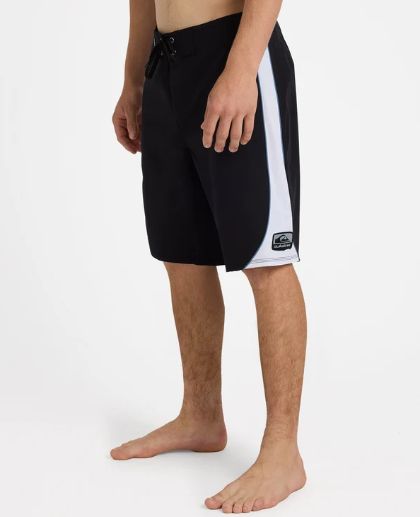 Quiksilver Surfsilk Core 20" Boardshorts in black with white panels on model from side