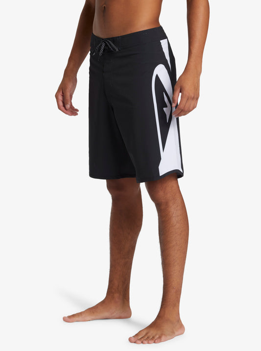 Quiksilver Surfsilk Holmes 20" Boardshorts in black showing side/front view