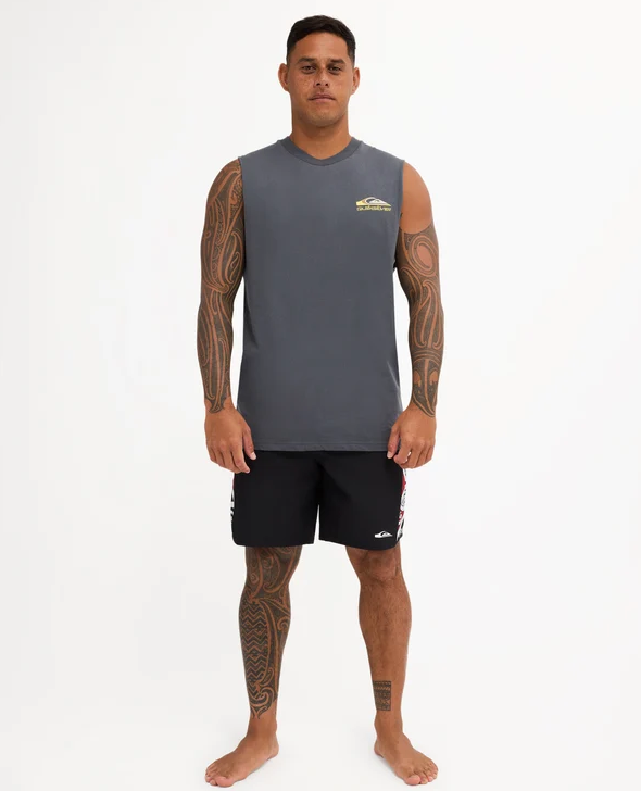Quisilver Tai Kehu Tai Uru Muscle in iron gate on Kehu Butler from the front