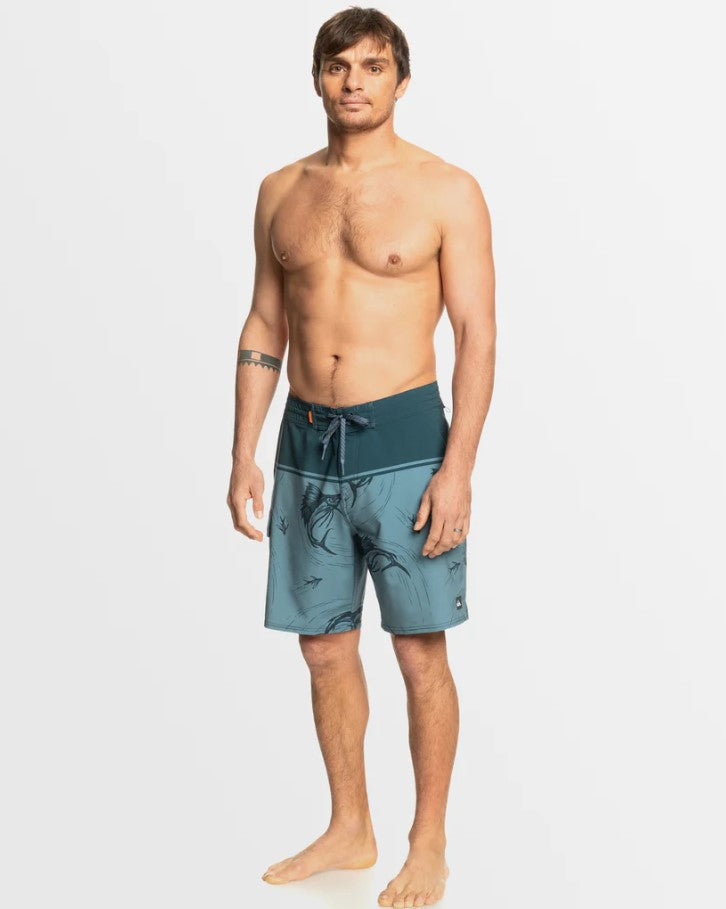 Quiksilver The Chase 2 Boardshorts in colour reflecting pond