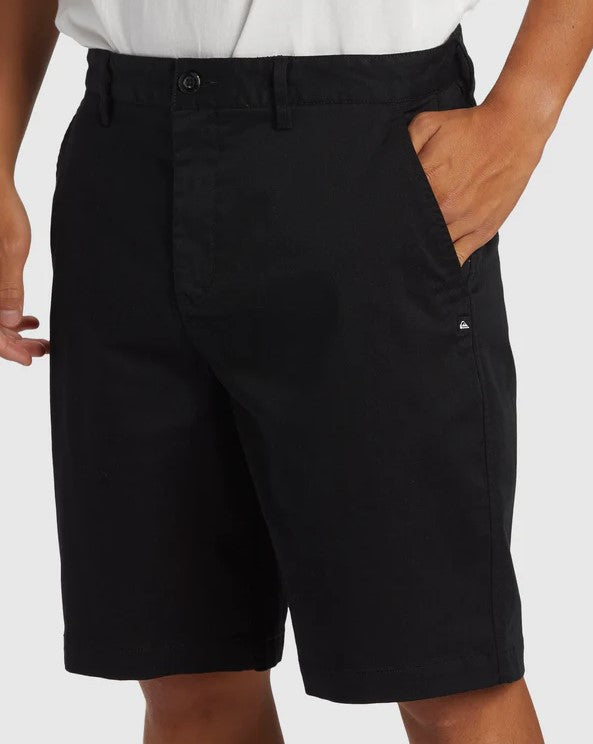 Quiksilver Union Regular 20" Walkshorts in black close up