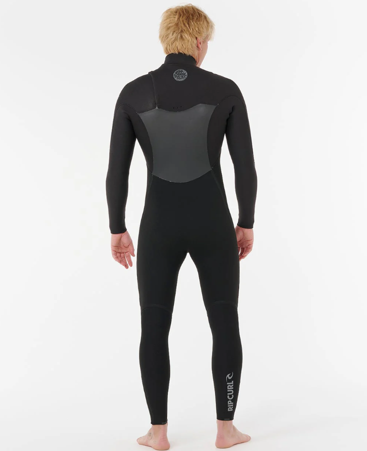 Rip Curl Flashbomb 4/3mm Chest Zip Wetsuit (Fused) in black on model from the back