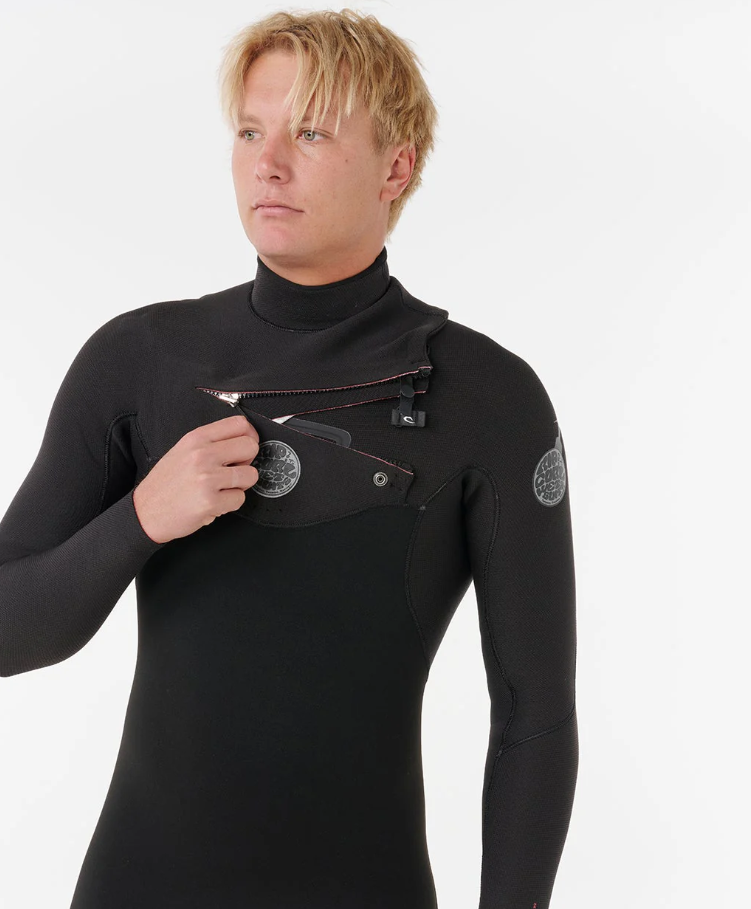 Rip Curl Flashbomb 4/3mm Chest Zip Wetsuit (Fused) in black on model from the front close up showing chest zip