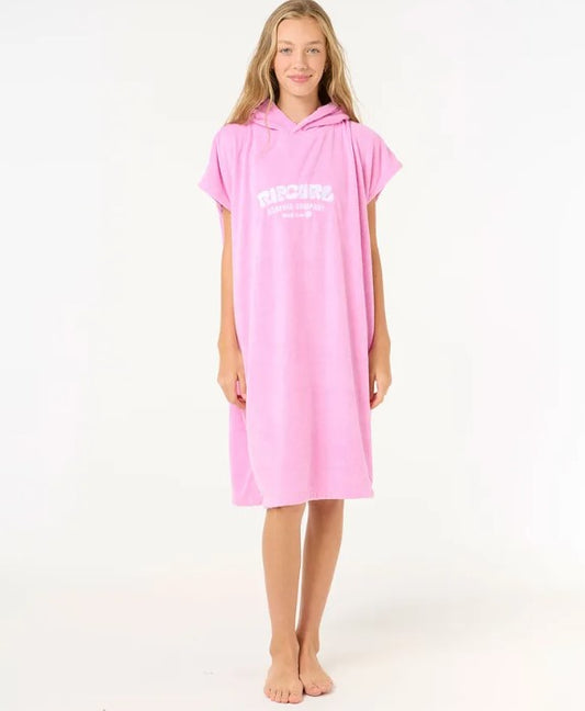 Rip Curl Girls Classic Surf Hooded Towel in pink on blonde girl model