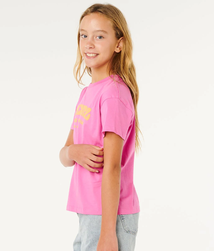 Rip Curl Surf Puff Relaxed Girls Tee in pink on model from side