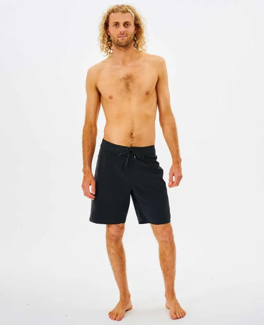 Rip Curl Mirage 3-2-One Ultimate 19" Boardshorts in black on model from front