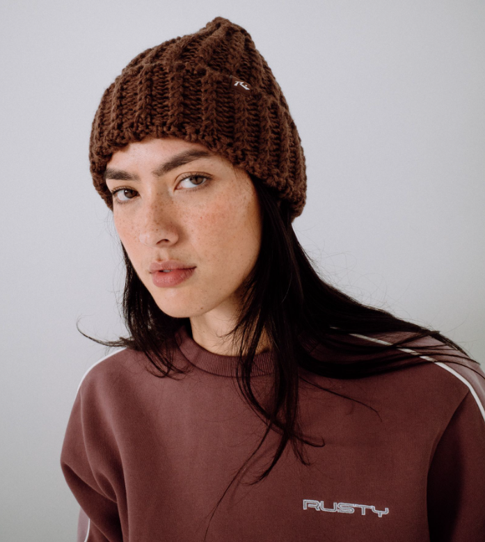 Rusty Aspen Chunky Women's Beanie in pinecone colourway on model in brown Rusty crew