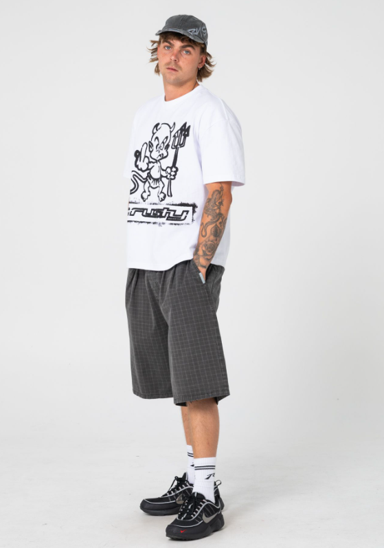 Rusty Banshee Yard Elastic Pleated 24" Shorts in black check from side