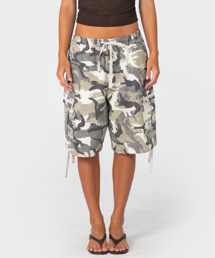 Rusty Camo Low Rise Baggy Cargo Shorts from the front close up