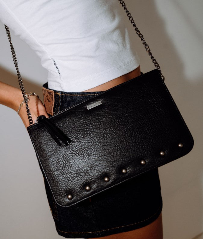 Rusty Melrose Clutch Handbag in black from front