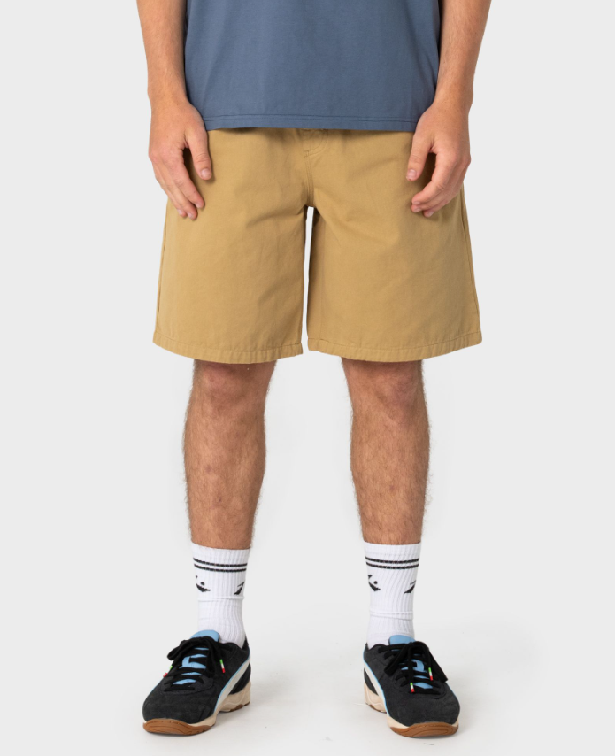 Rusty Rumble Elastic Waist 21" Men's Walkshorts in khaki from front close up