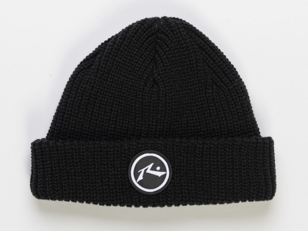 Rusty United Thinsulate Men's Beanie in black on model in black from front