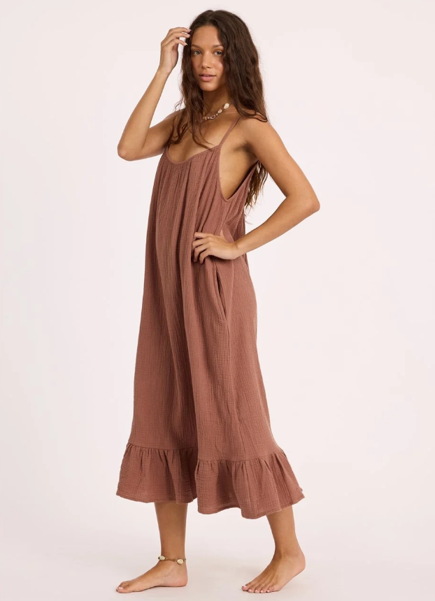 Sisstrevolution Beach Cruiser Woven Dress in mulberry colourway on model from the side