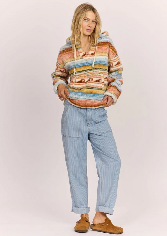 Sisstrevolution Ocean Callin' Women's Fleece in seasalt colourway on model from front