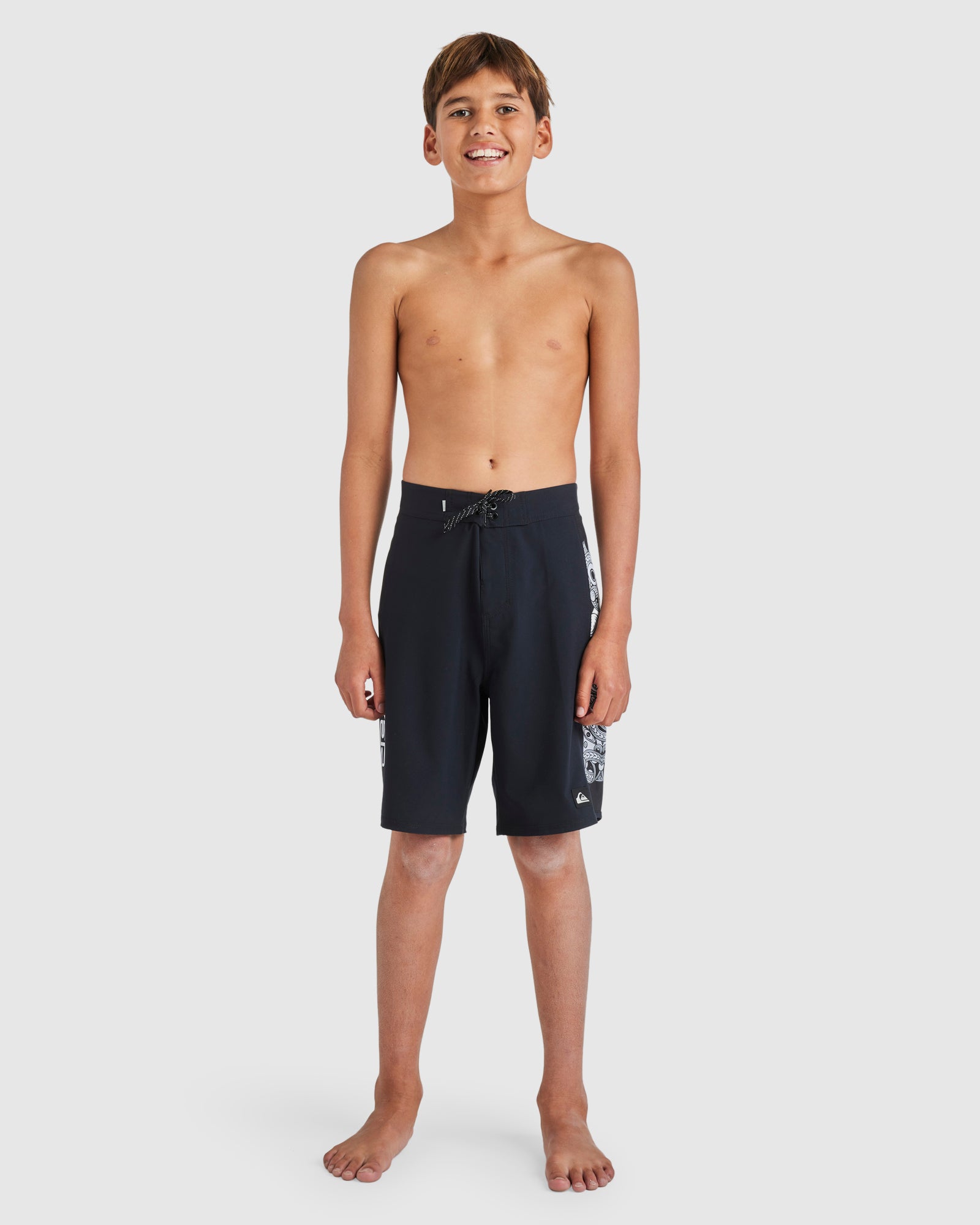 Quiksilver Surfsilk Marakihau Arch Youth Boardshorts  in black on model from front